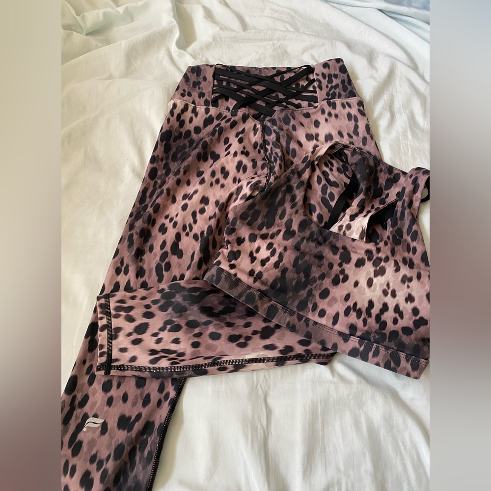 SOLD (XS sz 4) Fabletics matching set